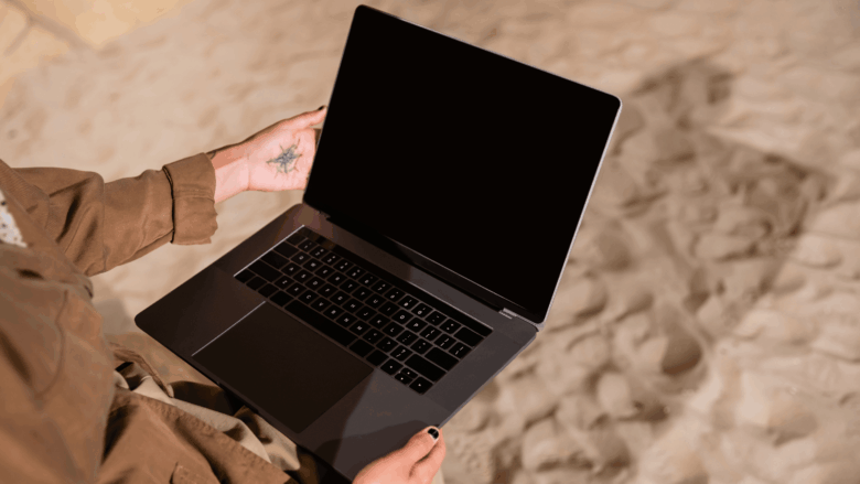 A laptop billentyűzet az egyik leggyakrabban meghibásodó alkatrész, hiszen napi szinten használjuk, ezért a javításra gyakran szükség lehet.