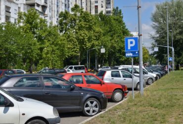 A lakossági parkolási engedély rendszere azért jött létre, hogy megkönnyítse a helyiek számára a közterületi parkolást.
