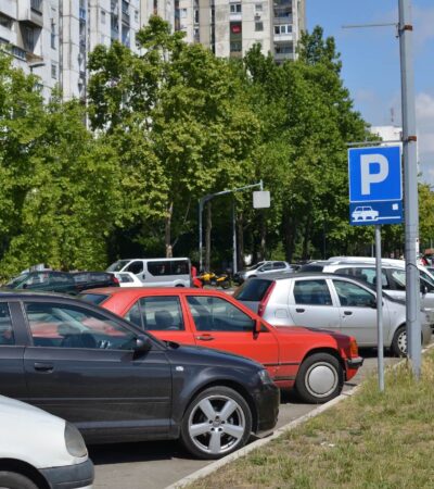 A lakossági parkolási engedély rendszere azért jött létre, hogy megkönnyítse a helyiek számára a közterületi parkolást.
